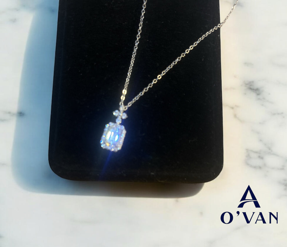 Ladies 1.0ct Emerald Cut Celestial Bloom Necklace